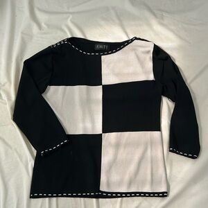 Finity Monochrome Checkered Blouse